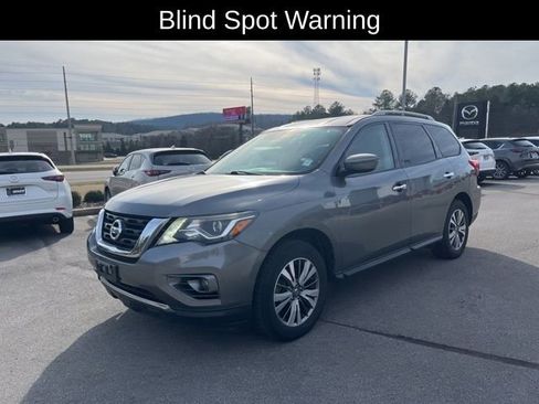 Used 2018 Nissan Pathfinder SV image 8