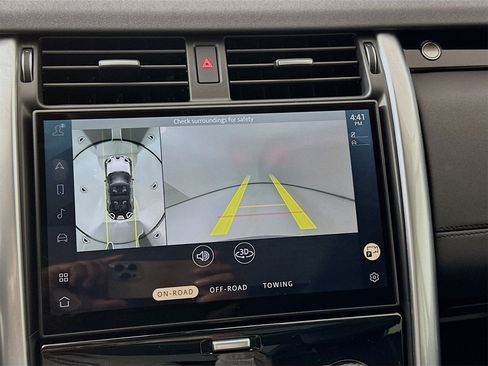 Used 2024 Land Rover Discovery S image 15