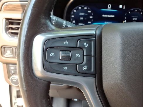 Certified 2022 Chevrolet Tahoe Z71 w/ Luxury Package AWD/4WD image 9