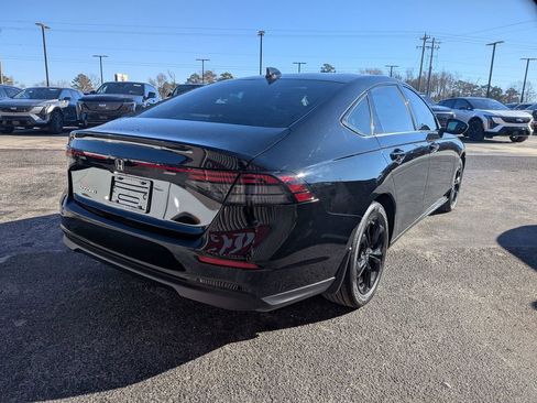Used 2025 Honda Accord SE image 5