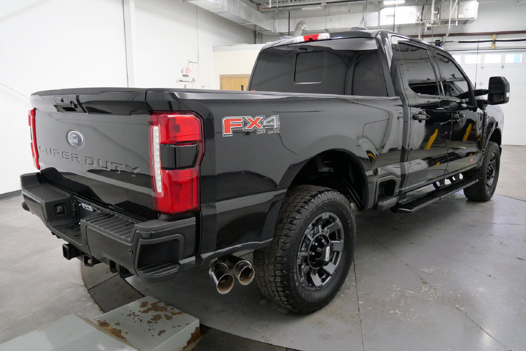 Used 2023 Ford F250 Lariat w/ Lariat Ultimate Package AWD/4WD image 8