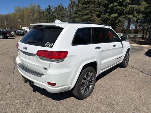 Used 2018 Jeep Grand Cherokee Overland image 5