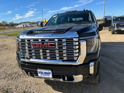 New 2026 GMC Sierra 2500 Denali w/ Denali Reserve Package AWD/4WD image 12