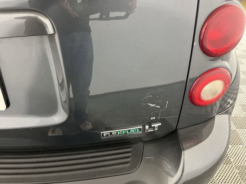 Used 2010 Chevrolet HHR LT image 12
