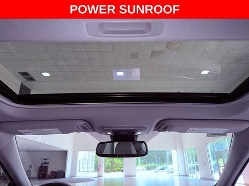 Used 2022 Toyota Camry SE w/ Audio Upgrade Package FWD image 6
