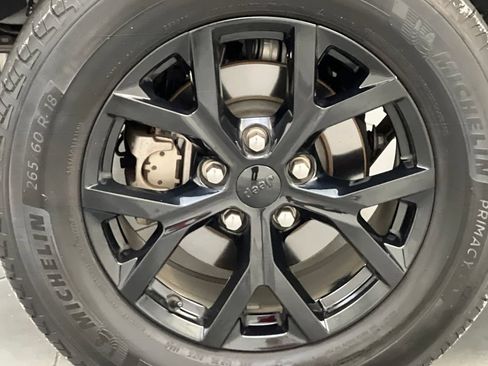 Used 2025 Jeep Grand Cherokee Altitude AWD/4WD image 72