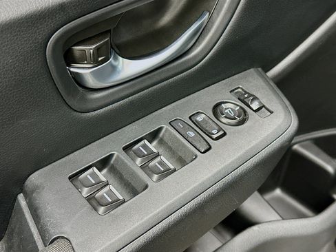 Used 2025 Honda Pilot Sport image 15