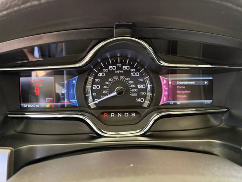 Used 2013 Lincoln MKS FWD image 28