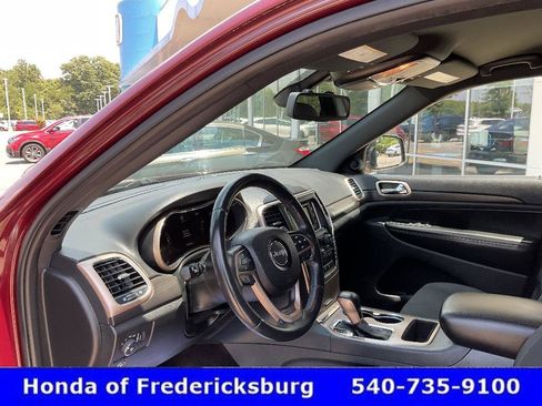 Used 2016 Jeep Grand Cherokee Laredo AWD/4WD image 28