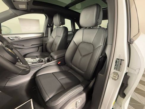 New 2026 Porsche Macan image 5