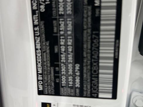 Used 2026 Mercedes-Benz EQE 320 4MATIC SUV image 32