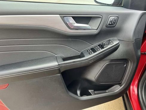 Certified 2023 Ford Escape Platinum image 16