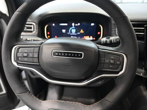Used 2022 Jeep Wagoneer Series I AWD/4WD image 25