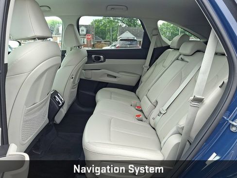 Used 2025 Kia Sorento S AWD/4WD image 13