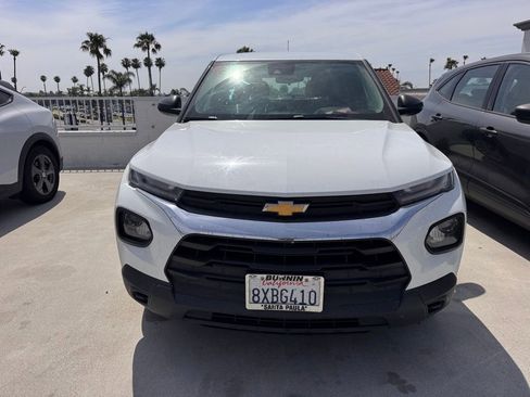 Used 2021 Chevrolet TrailBlazer LS image 2
