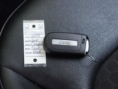Used 2019 Jeep Compass Latitude FWD image 27