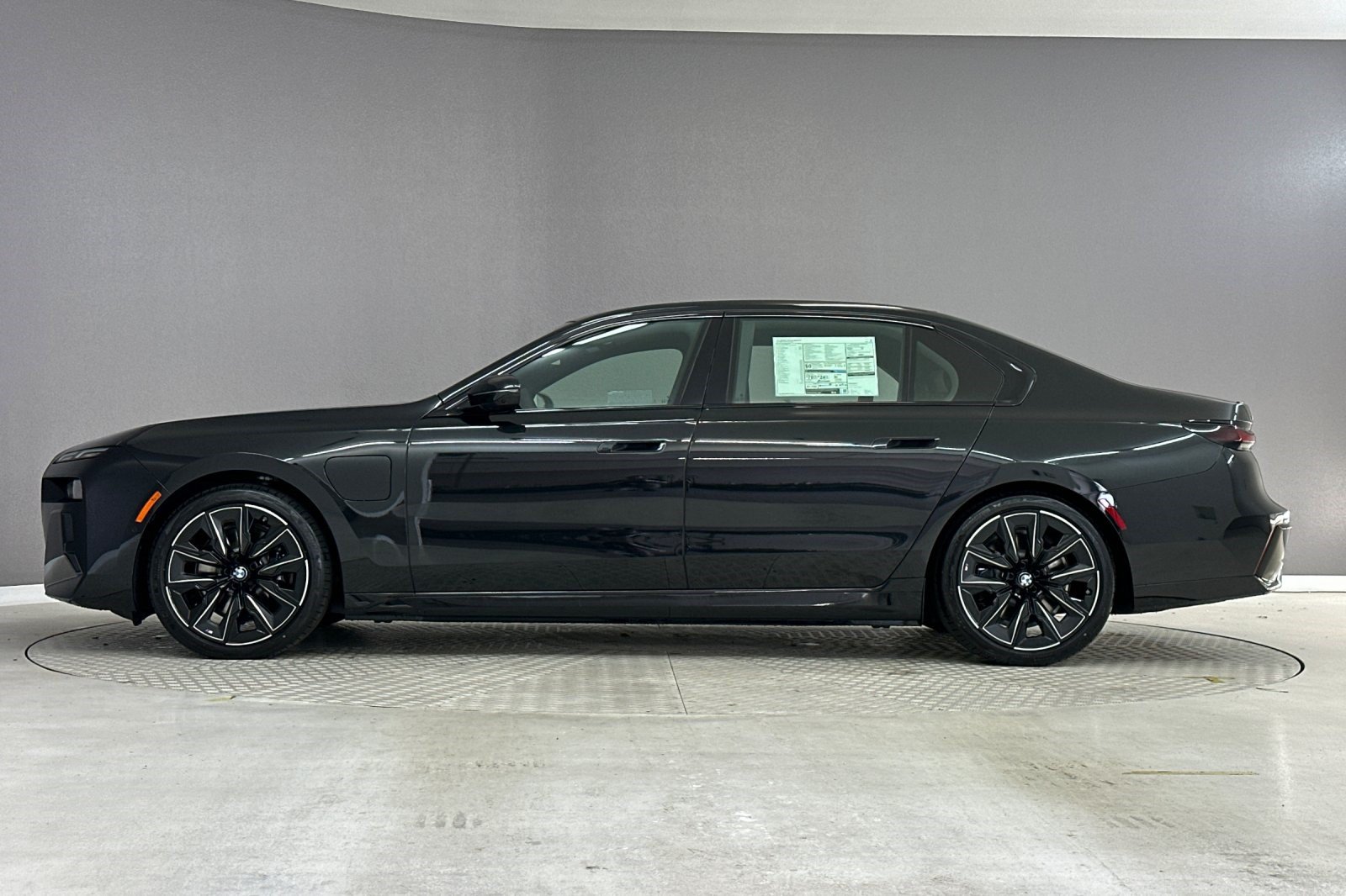 New 2026 BMW 750e xDrive w/ Premium Package AWD/4WD image 2