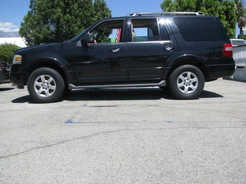 Used 2010 Ford Expedition XLT AWD/4WD image 1
