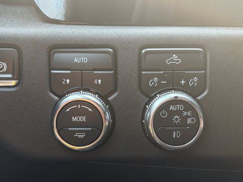 Used 2025 GMC Sierra 1500 Elevation AWD/4WD image 33