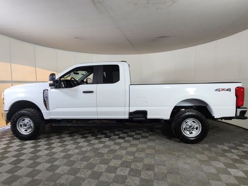 New 2026 Ford F250 XL w/ XL Off-Road Package image 4