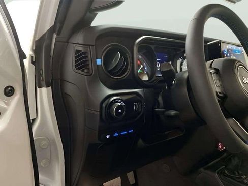 Used 2025 Jeep Wrangler Unlimited Rubicon 4xe w/ Safety Group AWD/4WD image 28