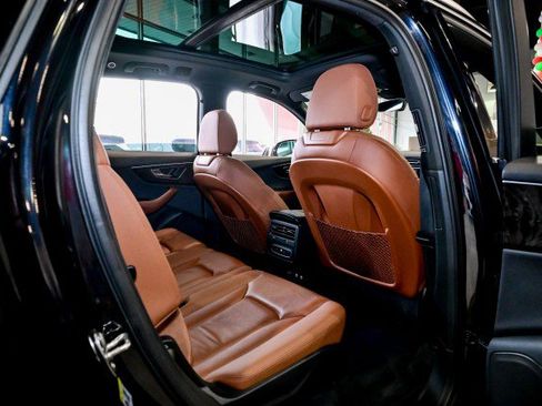 Used 2021 Audi Q7 3.0T Premium image 25