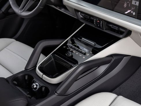 New 2026 Porsche Cayenne E-Hybrid image 34