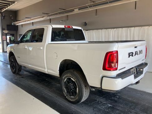 Used 2026 RAM 2500 Laramie AWD/4WD image 4