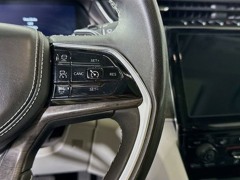 Used 2023 Jeep Grand Cherokee L Overland w/ Luxury Tech Group IV AWD/4WD image 23