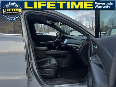 Used 2023 Cadillac XT4 Premium Luxury image 37