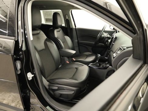 Used 2021 Jeep Compass Latitude image 33