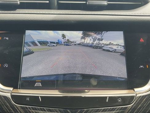 Used 2025 Cadillac XT6 Premium Luxury image 32