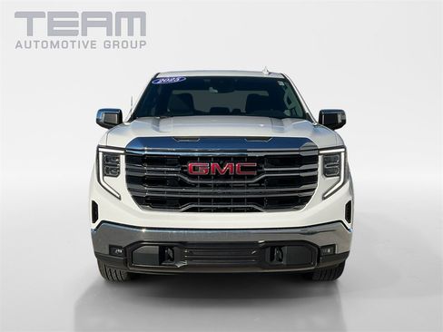 Used 2025 GMC Sierra 1500 SLT image 2