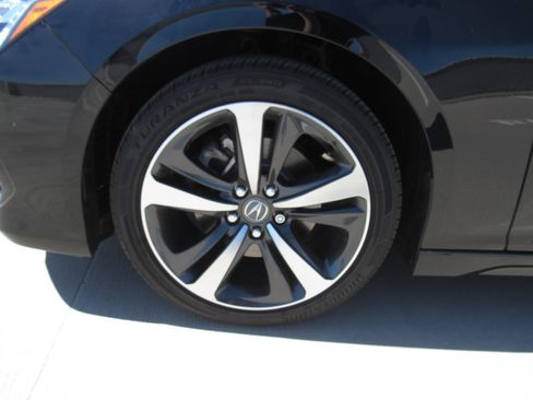 Certified 2025 Acura TLX w/ Technology Package image 4