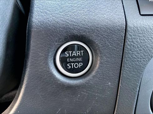 Used 2025 Nissan Frontier SV RWD image 29