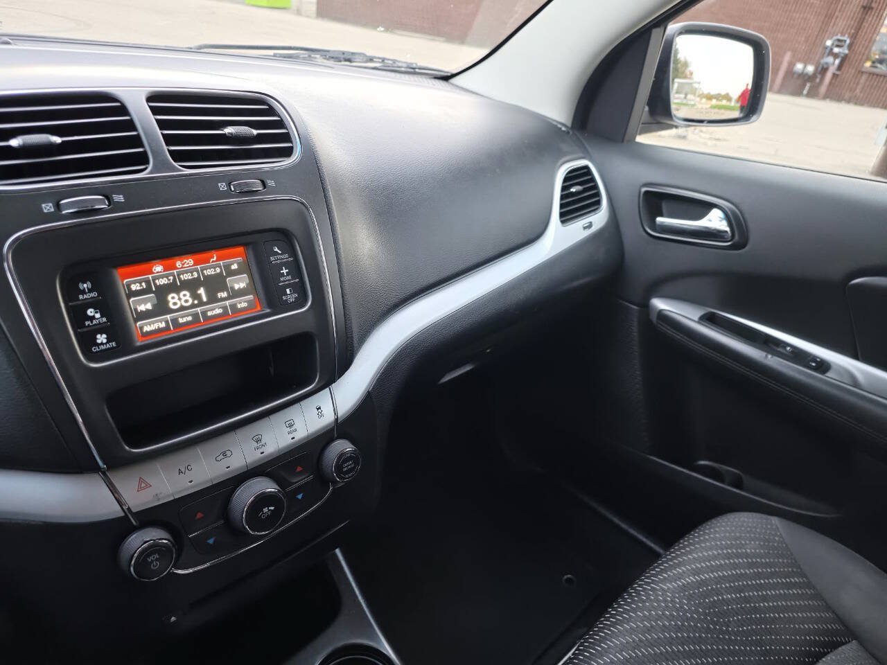 Used 2017 Dodge Journey SXT AWD/4WD image 26