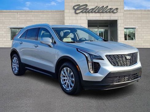 Certified 2022 Cadillac XT4 Luxury w/ Driver Awareness Package image 2