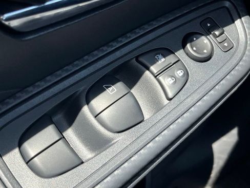 New 2025 Nissan Versa SV w/ Trunk Package image 18