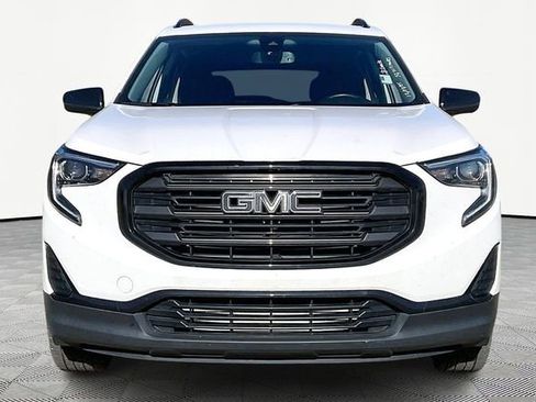 Used 2020 GMC Terrain SLE w/ Driver Convenience Package image 2