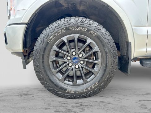 Used 2019 Ford F150 XLT w/ Equipment Group 302A Luxury AWD/4WD image 17