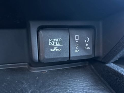 Used 2017 Honda Pilot Touring image 49