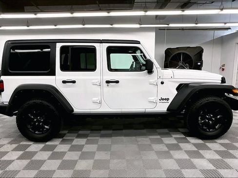 Used 2022 Jeep Wrangler Unlimited Sport AWD/4WD image 15