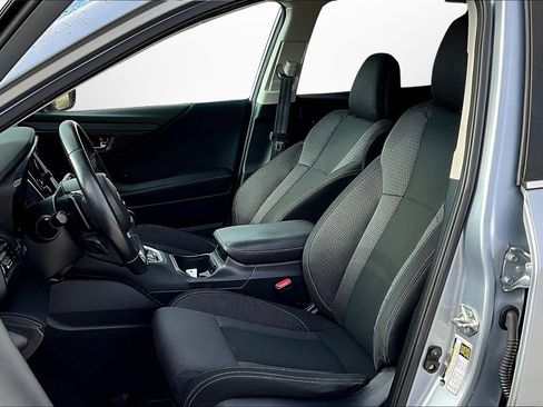 Used 2021 Subaru Outback Premium image 16