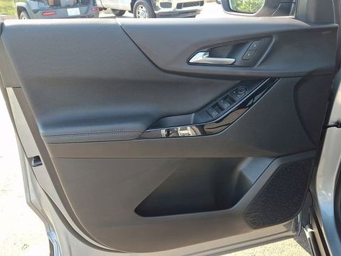 Used 2026 Chevrolet Equinox LT FWD image 12