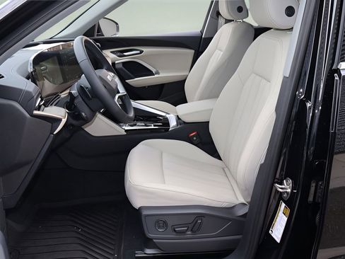 New 2025 Audi Q5 Premium image 12