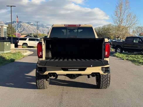 Used 2023 GMC Sierra 1500 AT4 w/ AT4 Premium Package AWD/4WD image 8