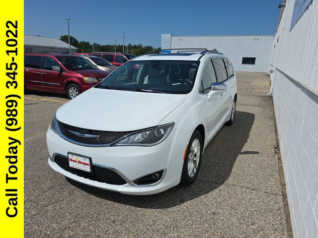 Used 2020 Chrysler Pacifica Limited FWD image 1