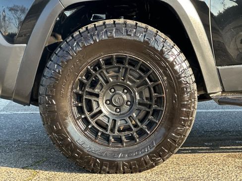 Used 2018 Jeep Cherokee Trailhawk w/ Comfort/Convenience Group image 26