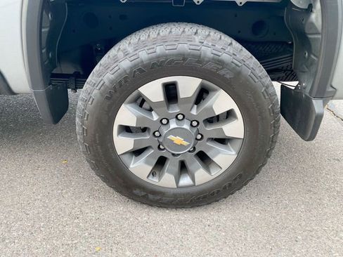 Certified 2025 Chevrolet Silverado 2500 Custom w/ Custom Value Package image 32