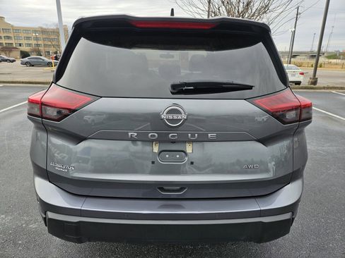 Used 2024 Nissan Rogue S image 6
